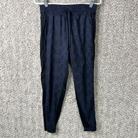 Athleta Pants Women’s 6 Navy Blue & Black Python Snake Print Brooklyn Jogger - Picture 1 of 7